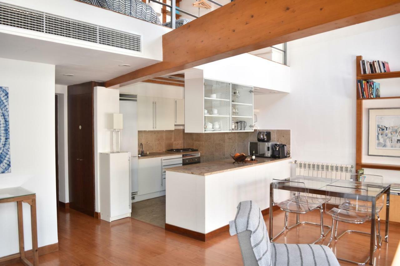 Appartement Architect-designed Loft In A Historic Hilltop Neighborhood Lisboa